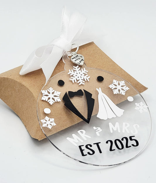 First Christmas as mr and mrs Xmas Decoration Bauble Personalised Married Acrylic Tree Bauble for 1st Wedding Gifts Keepsake for Him or Her